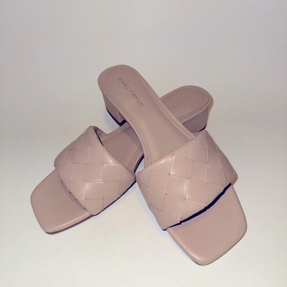 Marc Fisher Women’s Casara Heeled Sandal Tan/Nude Color size 8